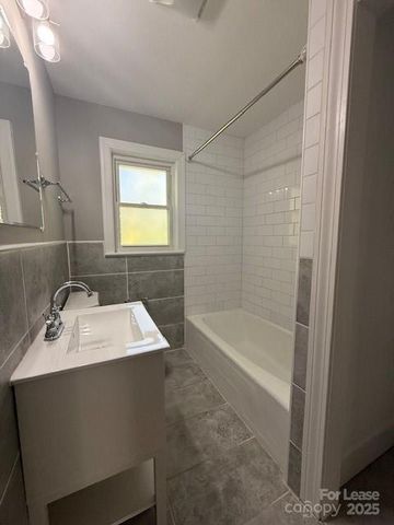 2123 Thurmond Place, Charlotte, NC 28205