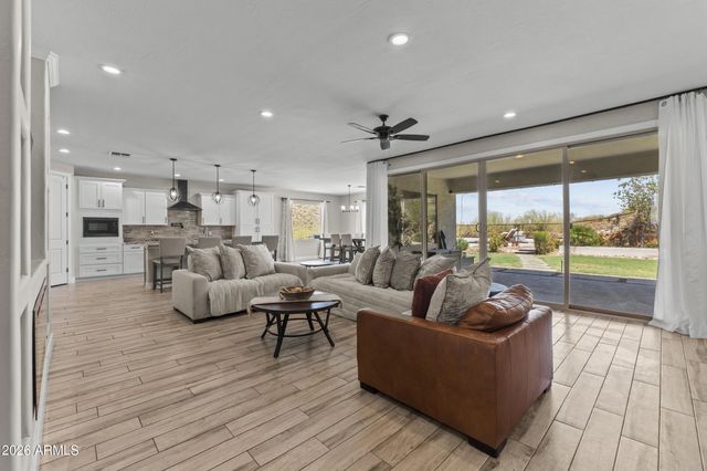 3120 W HOOPER Trail, San Tan Valley, AZ 85144
