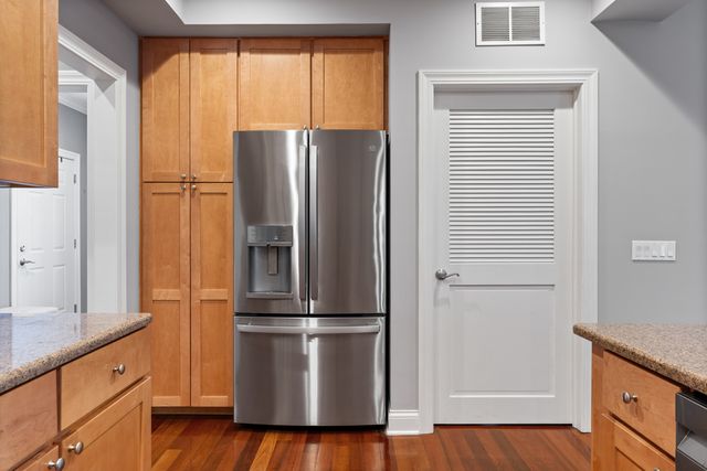 1056 W Lawrence Avenue 2C, Chicago, IL 60640