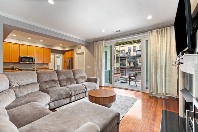 1056 W Lawrence Avenue 2C, Chicago, IL 60640