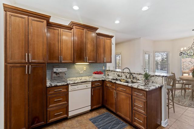 10820 WHISPER HOLLOW CV, Collierville, TN 38017