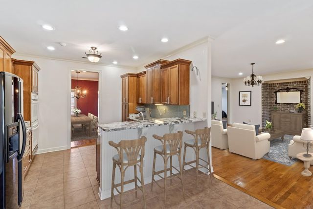 10820 WHISPER HOLLOW CV, Collierville, TN 38017