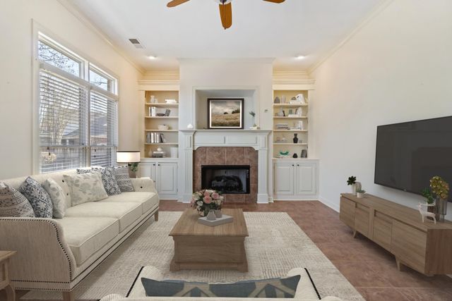 10820 WHISPER HOLLOW CV, Collierville, TN 38017