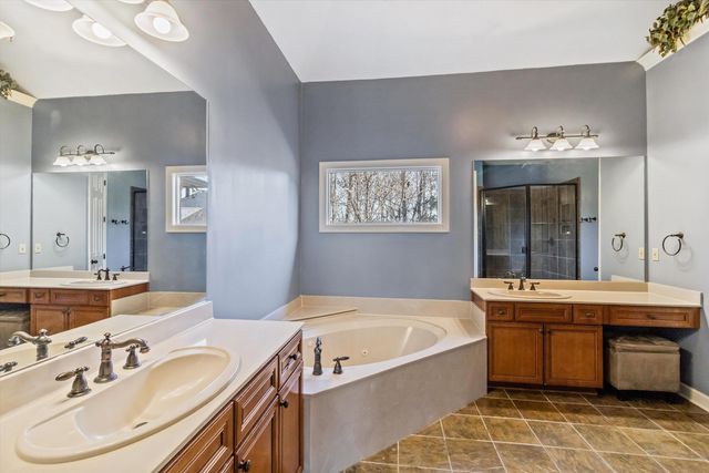 10820 WHISPER HOLLOW CV, Collierville, TN 38017