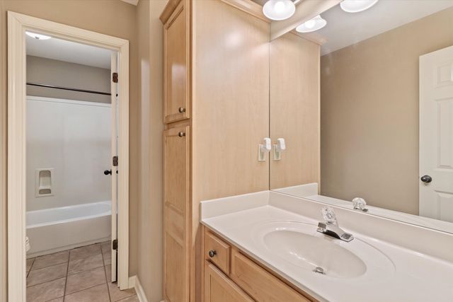 10820 WHISPER HOLLOW CV, Collierville, TN 38017