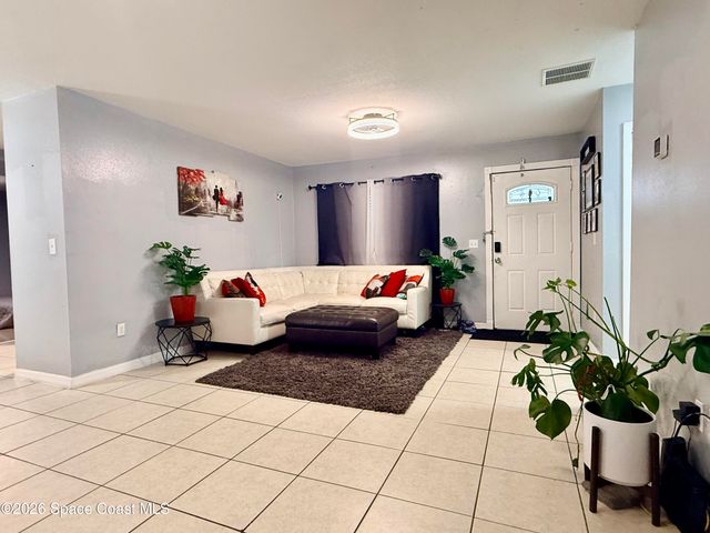 190 Abalone Road NW, Palm Bay, FL 32907