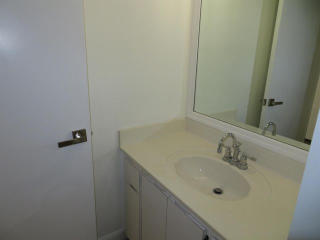 1700 EMBASSY Drive 708, West Palm Beach, FL 33401