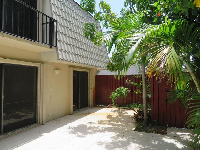 1700 EMBASSY Drive 708, West Palm Beach, FL 33401