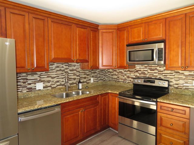 1700 EMBASSY Drive 708, West Palm Beach, FL 33401