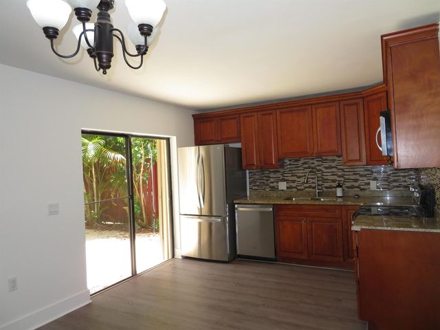 1700 EMBASSY Drive 708, West Palm Beach, FL 33401