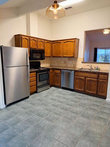 3912 Sitting Bull Way, Antelope, CA 95843