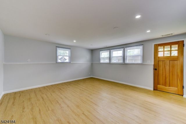 305 Buttfield Dr, Plainfield City, NJ 07060