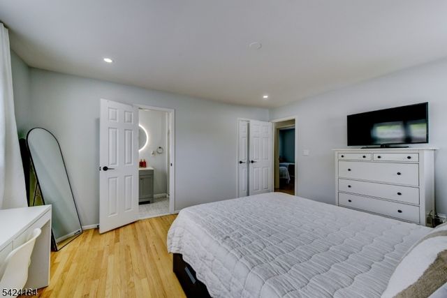 305 Buttfield Dr, Plainfield City, NJ 07060
