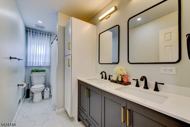 305 Buttfield Dr, Plainfield City, NJ 07060