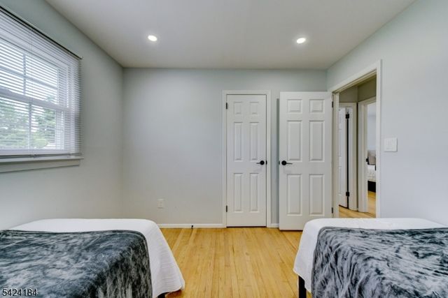 305 Buttfield Dr, Plainfield City, NJ 07060