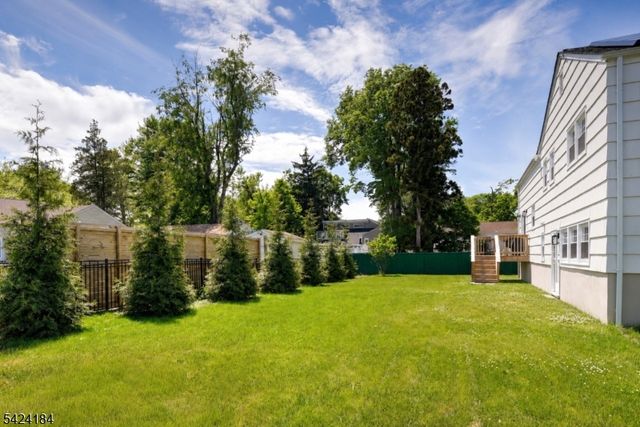 305 Buttfield Dr, Plainfield City, NJ 07060
