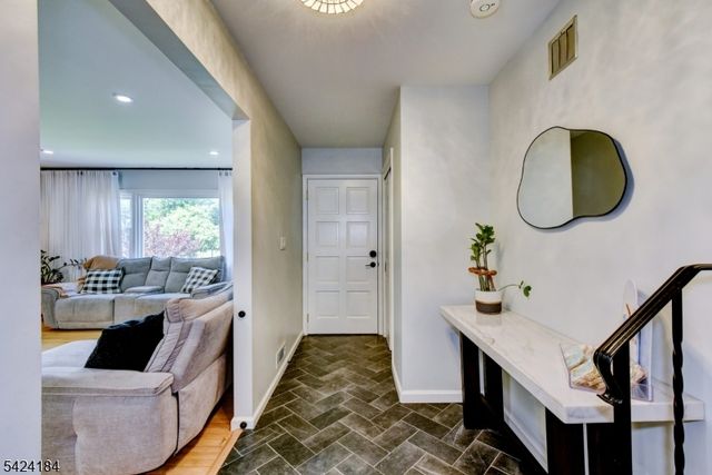 305 Buttfield Dr, Plainfield City, NJ 07060