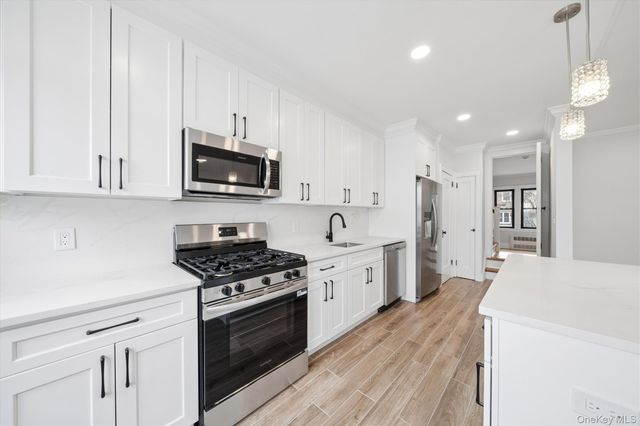 85-55 67Th Road, Rego Park, NY 11374