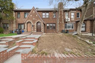 85-55 67Th Road, Rego Park, NY 11374