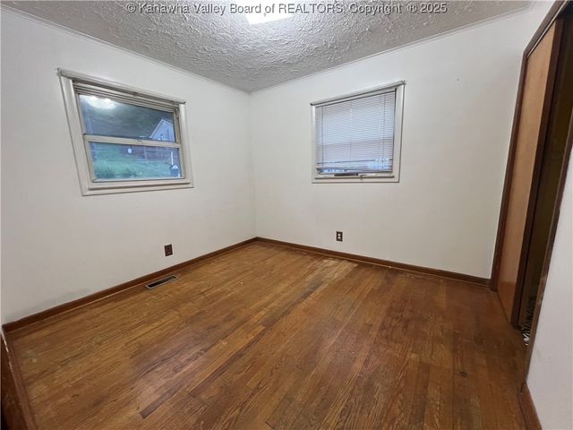 130 Moran Avenue, Dunbar, WV 25064