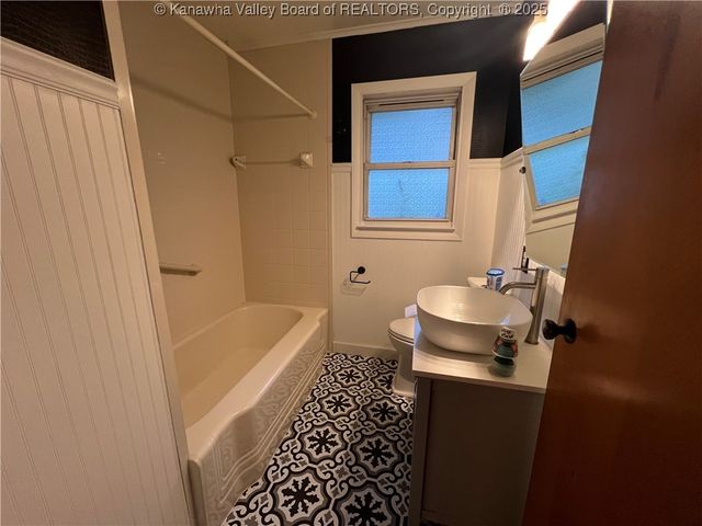 130 Moran Avenue, Dunbar, WV 25064