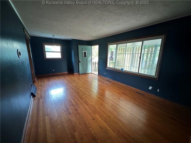 130 Moran Avenue, Dunbar, WV 25064