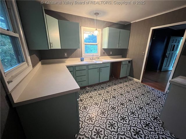 130 Moran Avenue, Dunbar, WV 25064