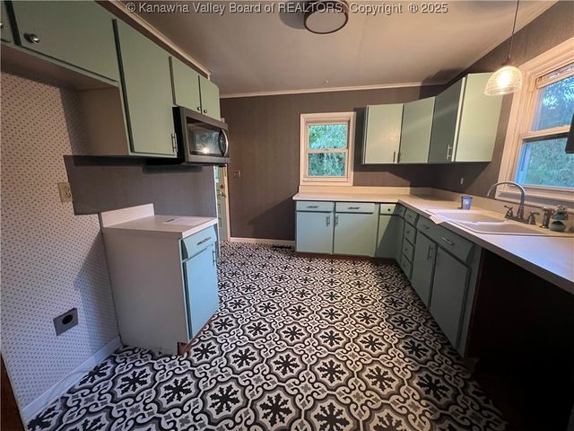 130 Moran Avenue, Dunbar, WV 25064