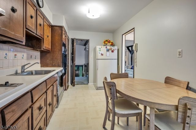 10 Falcon Rd, Mount Olive Twp., NJ 07836