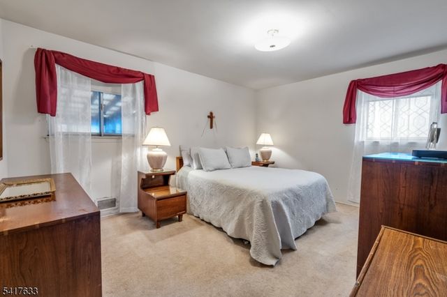 10 Falcon Rd, Mount Olive Twp., NJ 07836