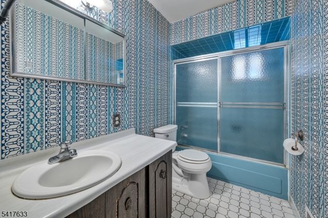 10 Falcon Rd, Mount Olive Twp., NJ 07836