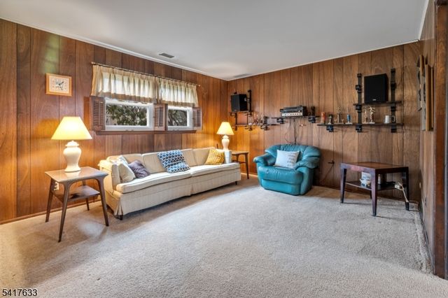 10 Falcon Rd, Mount Olive Twp., NJ 07836