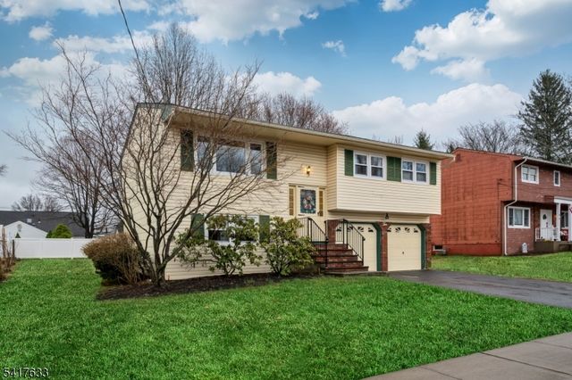 10 Falcon Rd, Mount Olive Twp., NJ 07836