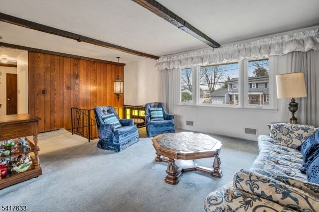 10 Falcon Rd, Mount Olive Twp., NJ 07836