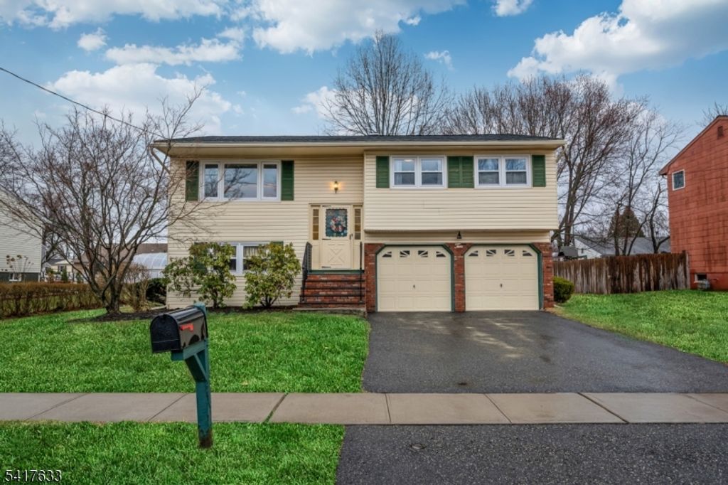 10 Falcon Rd, Mount Olive Twp., NJ 07836