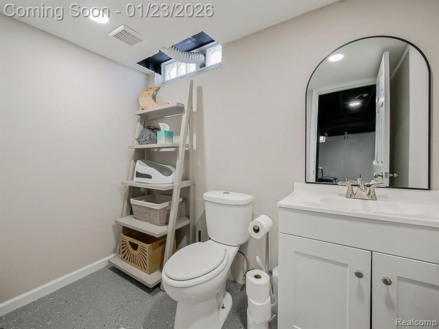 8170 Gerald Avenue, Warren, MI 48093