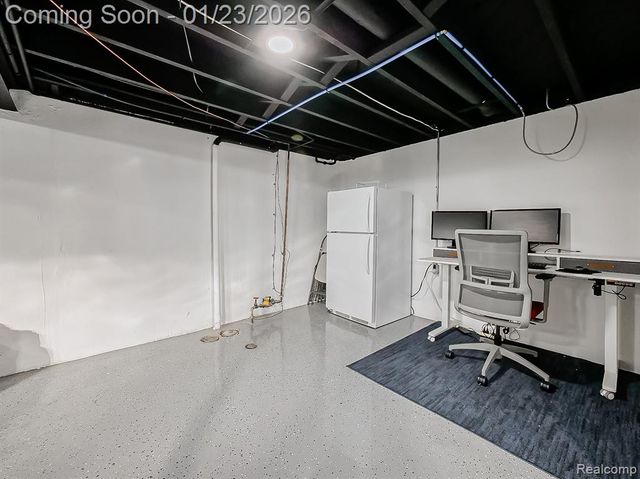 8170 Gerald Avenue, Warren, MI 48093