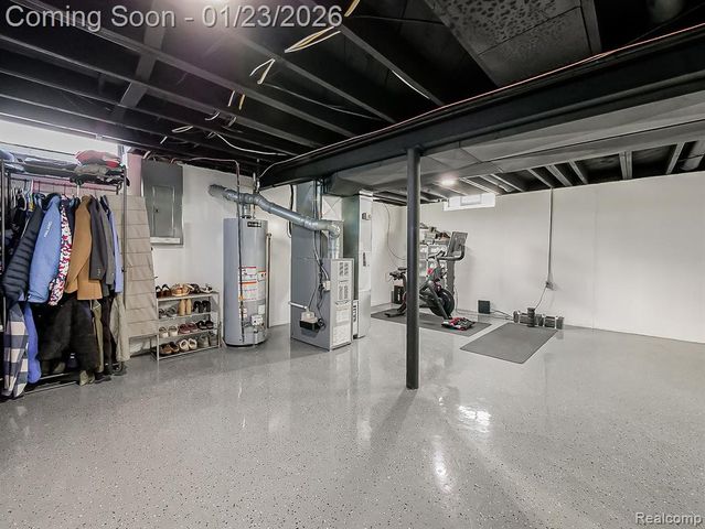 8170 Gerald Avenue, Warren, MI 48093