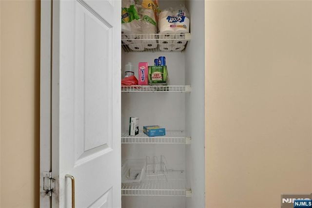 189 Forest 112, Paramus, NJ 07652