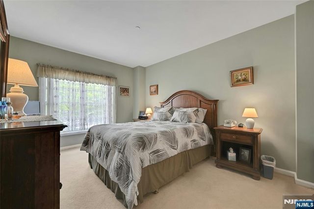189 Forest 112, Paramus, NJ 07652