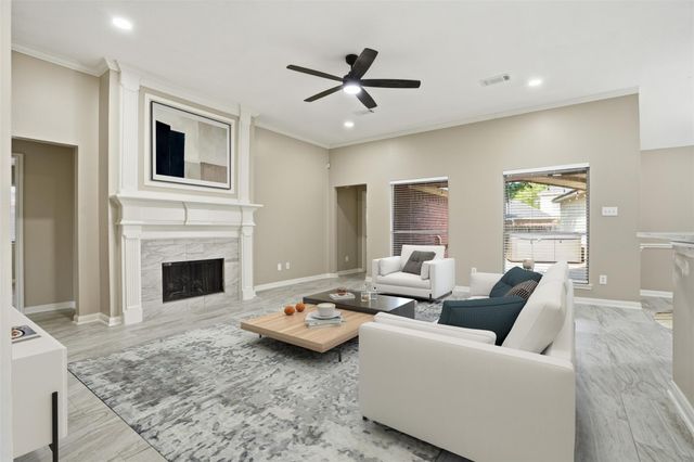 4015 Lakepointe Forest Drive, Seabrook, TX 77586