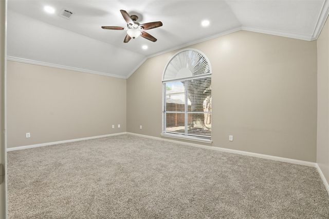 4015 Lakepointe Forest Drive, Seabrook, TX 77586