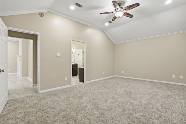 4015 Lakepointe Forest Drive, Seabrook, TX 77586