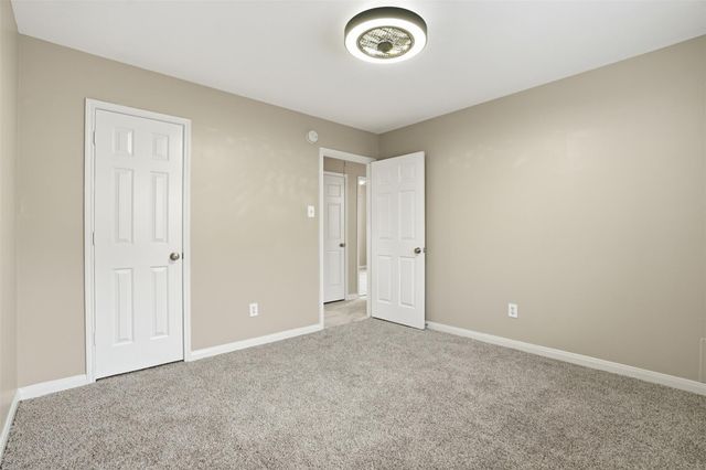 4015 Lakepointe Forest Drive, Seabrook, TX 77586