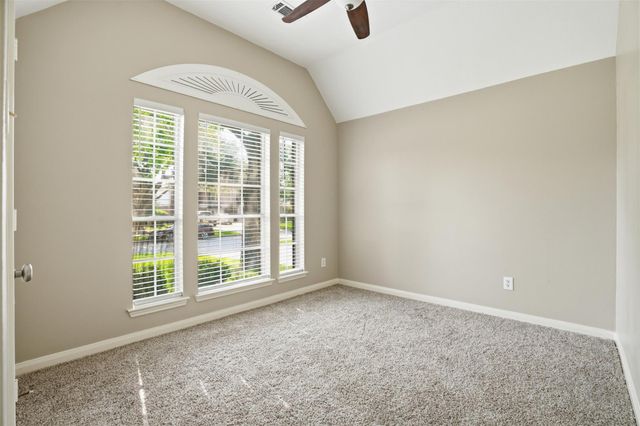 4015 Lakepointe Forest Drive, Seabrook, TX 77586