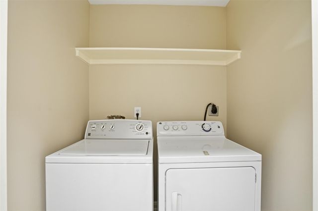 4015 Lakepointe Forest Drive, Seabrook, TX 77586