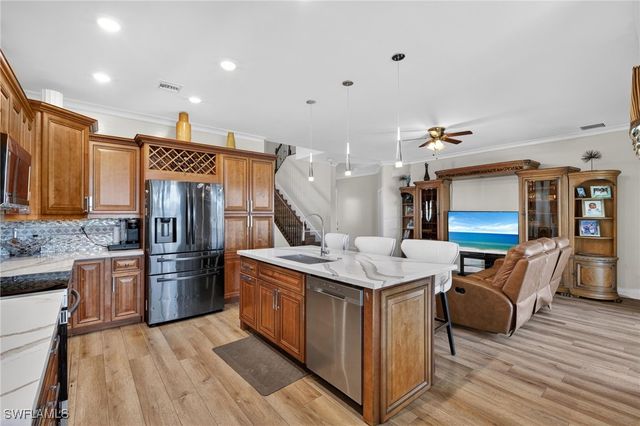 1541 Birdie DR, Naples, FL 34120