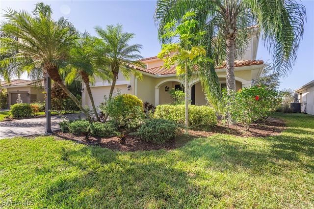 1541 Birdie DR, Naples, FL 34120