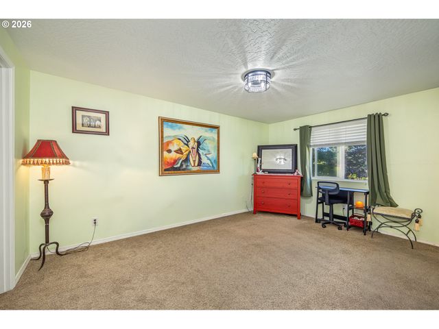 1580 S 60TH St, Springfield, OR 97478