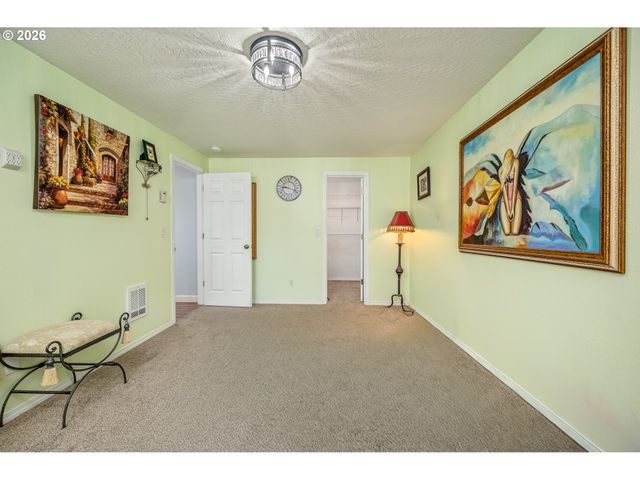 1580 S 60TH St, Springfield, OR 97478